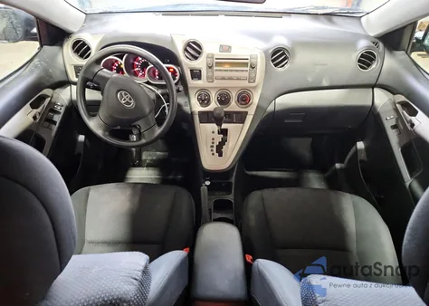 2010 Toyota Corolla Matrix z USA, uszkodzony, nr VIN 2T1KU4EE1AC483563